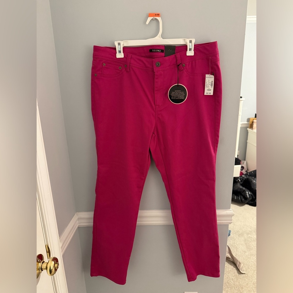 NWT Roz & Ali Luxurious Stretch Denim Skinny Jeans